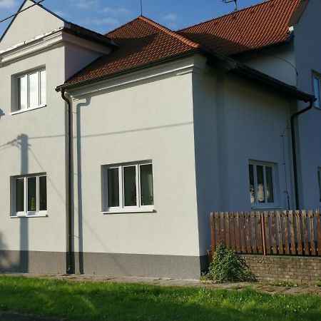 Apartmany Za Sakurou Hodonin Luaran gambar
