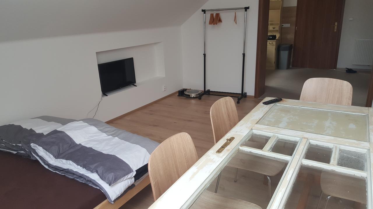Apartmany Za Sakurou Hodonin Luaran gambar