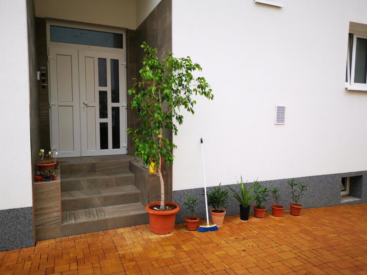 Apartmany Za Sakurou Hodonin Luaran gambar